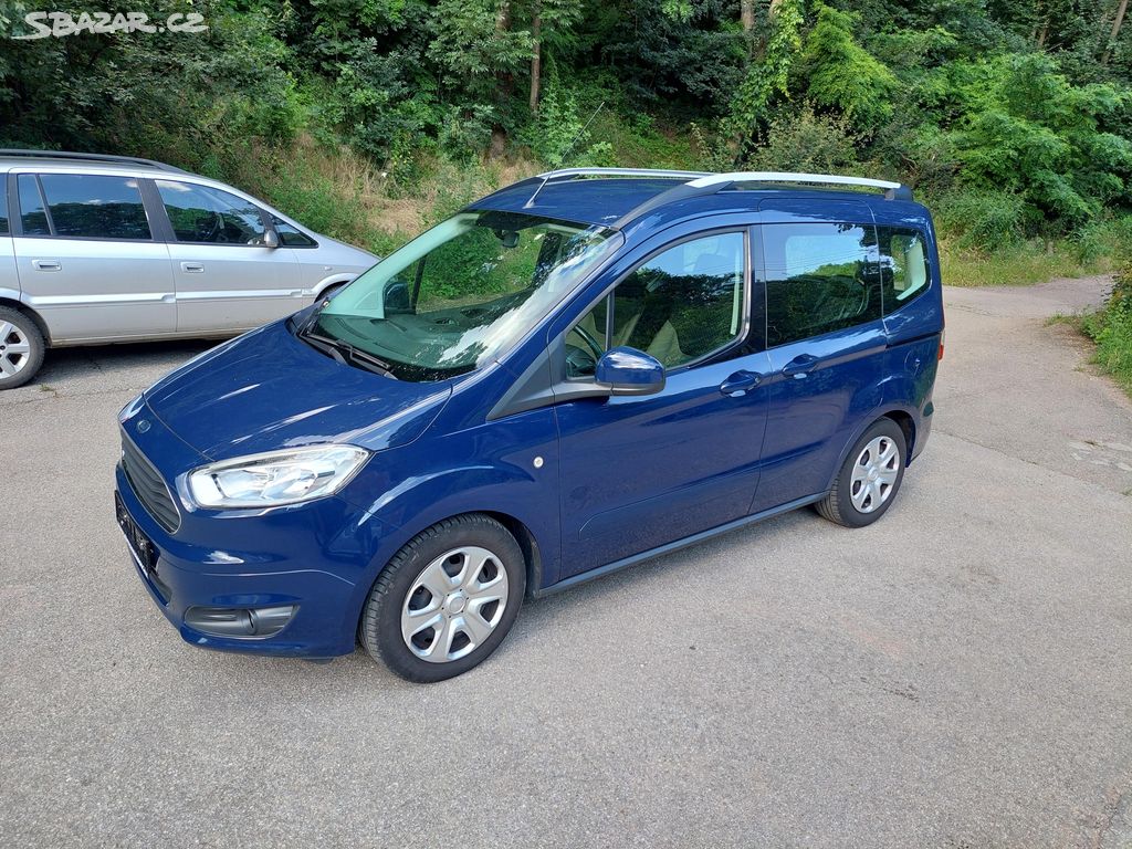 Ford Tourneo Courier 1.0i Ecoboost, rok 2016..