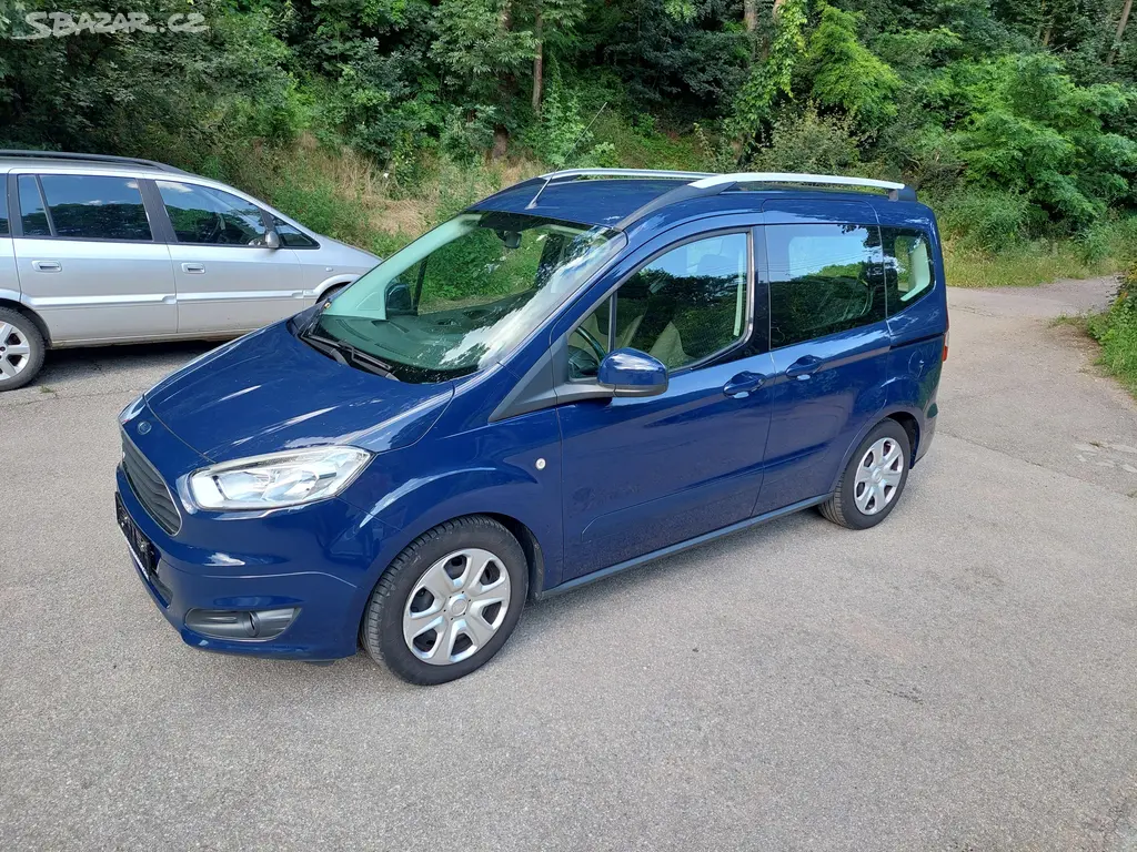 Ford Tourneo Courier 1.0i Ecoboost, rok 2016..