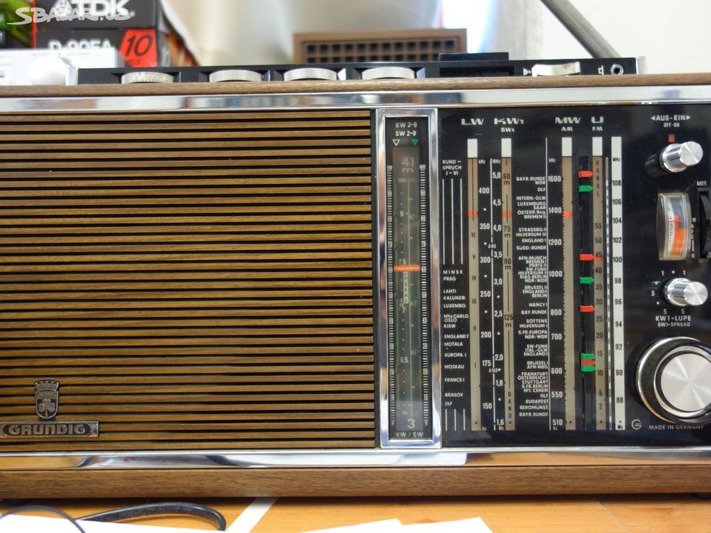 Grundig Satellite 6000 World Transistor Radio