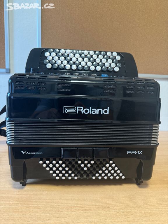 Digitální akordeon Roland FR - 1X černý nový