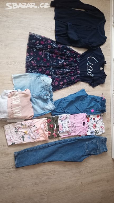 Dívčí oblečení, šaty, trička