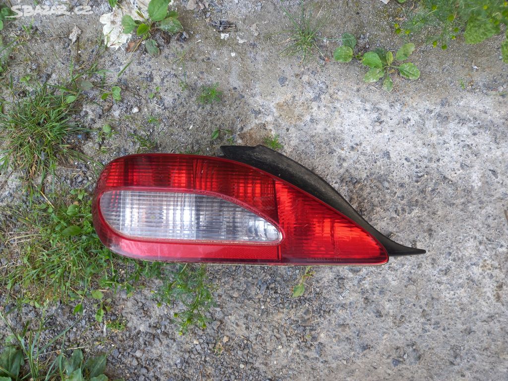 levé zadní světlo Peugeot 406 coupe