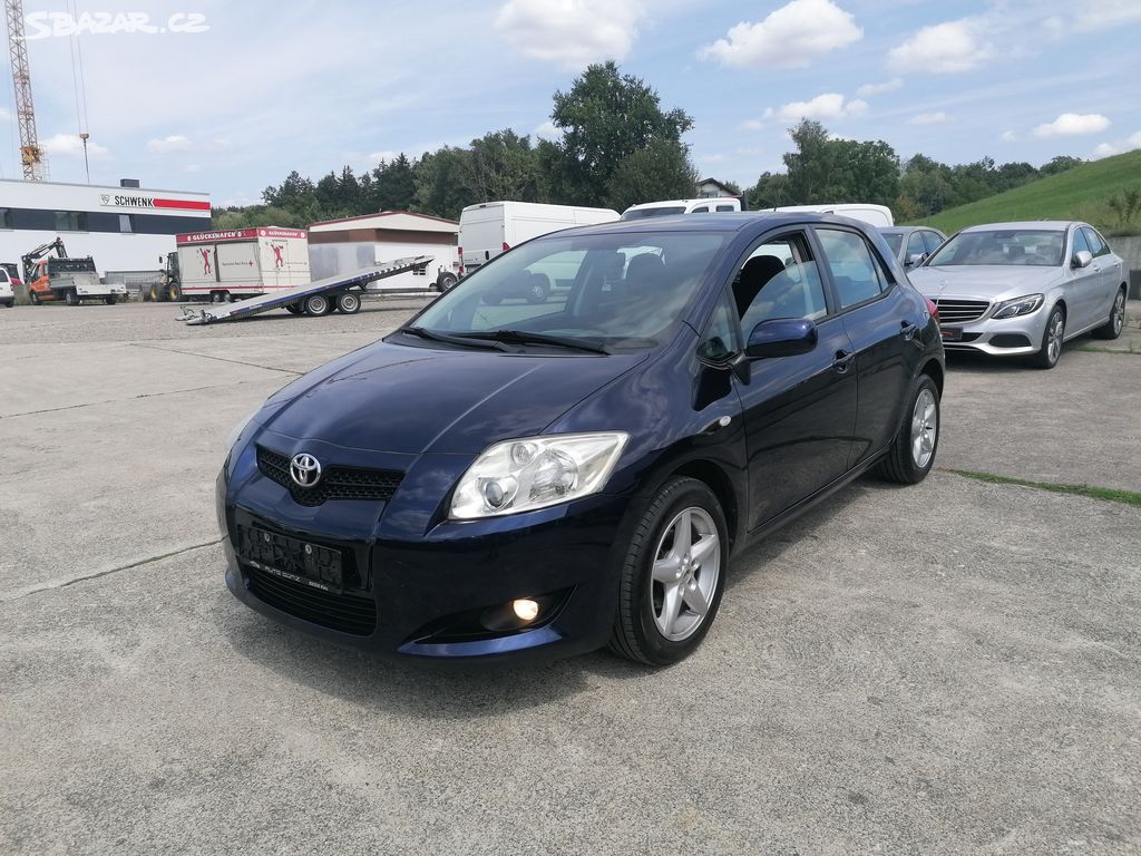 Toyota Auris 1.6i top stav