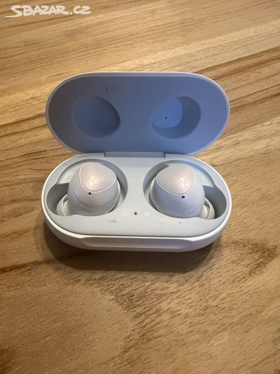 Bezdrátová sluchátka Samsung Galaxy Buds bílá