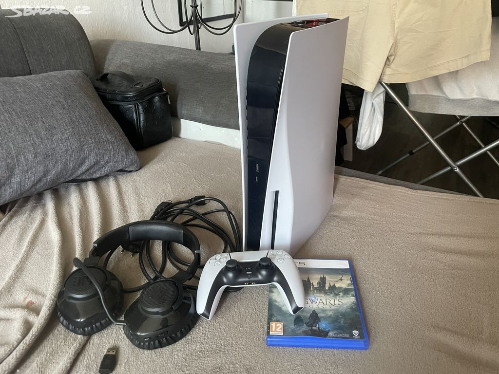 Playstation 5 - záruka + Hogwarts Legacy + JBL