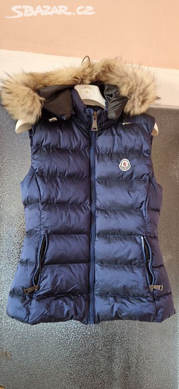 Vesta Moncler