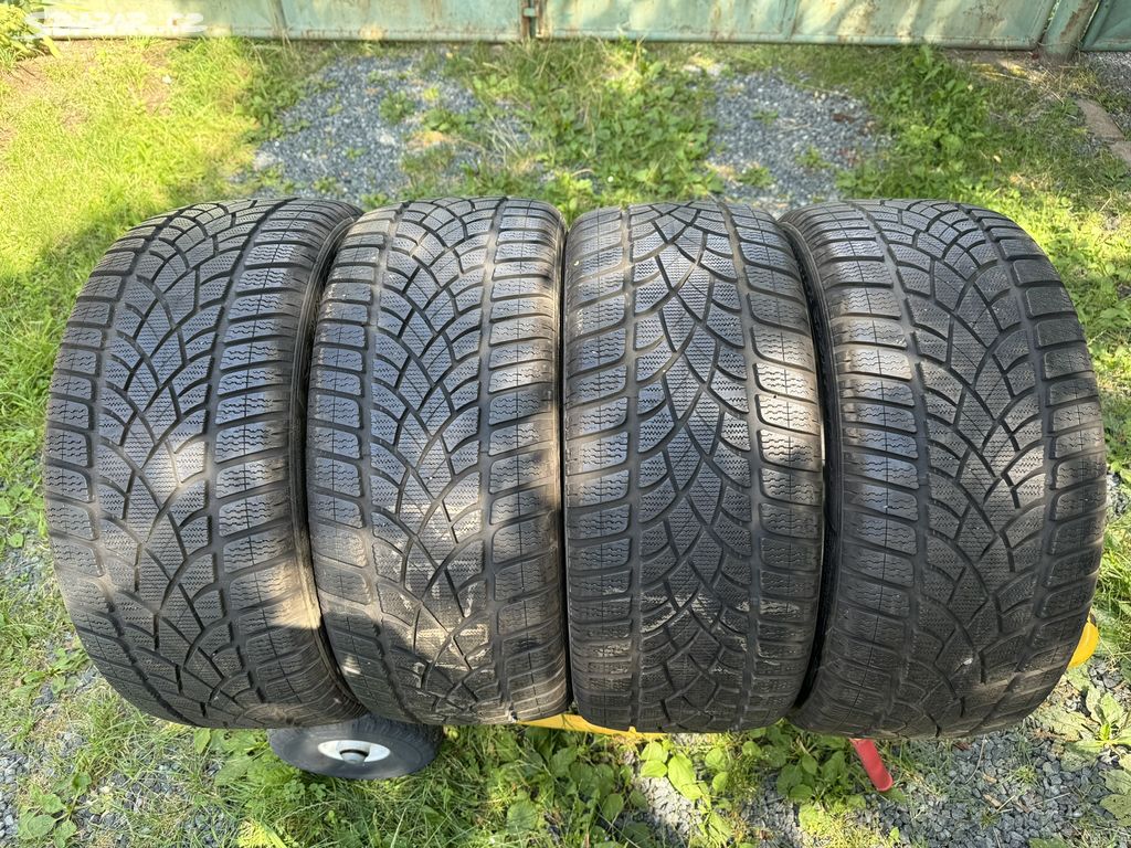 Zimní pneu 255 35 20 Dunlop 7mm