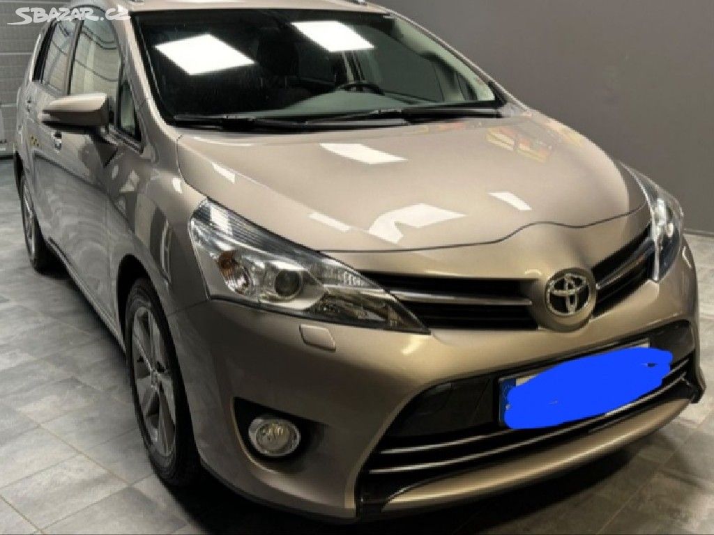 TOYOTA VERSO