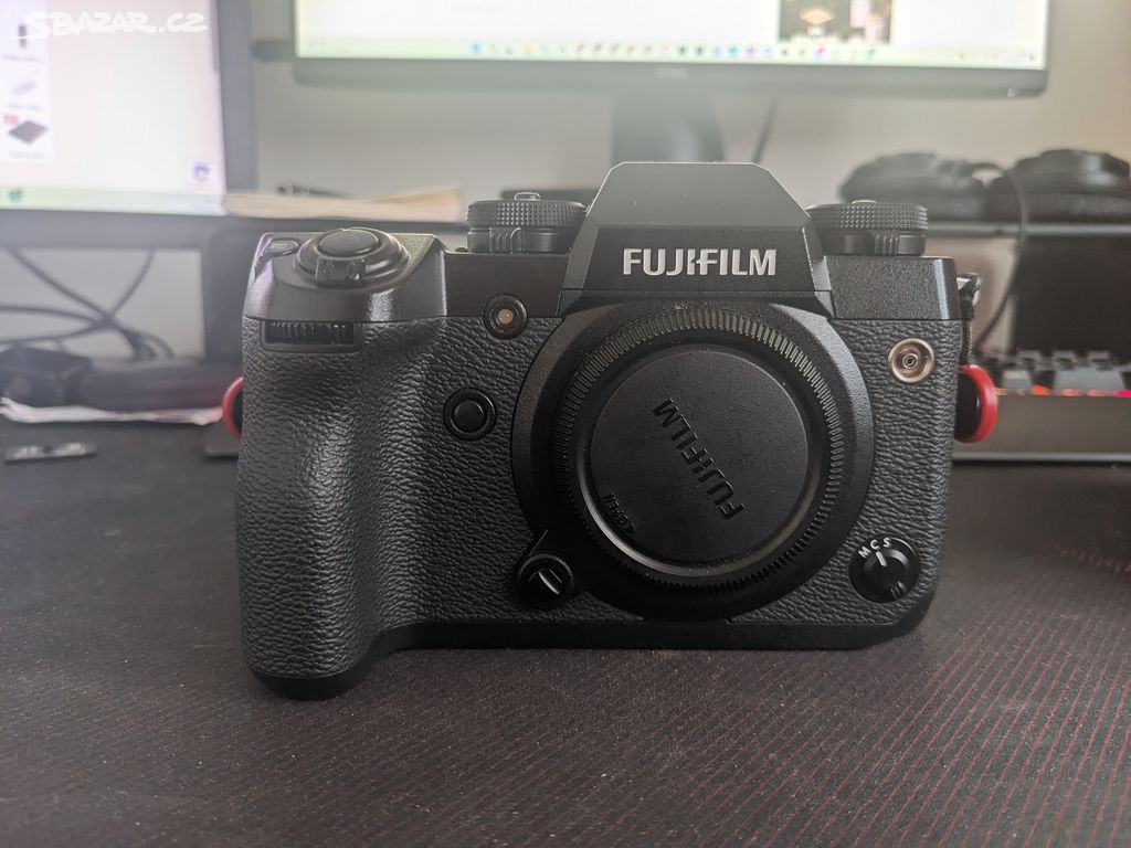 Fuji XH1 + battery grip