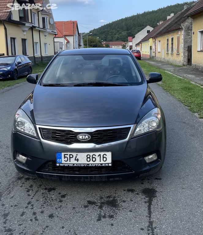 Kia ceed 1.4 2010