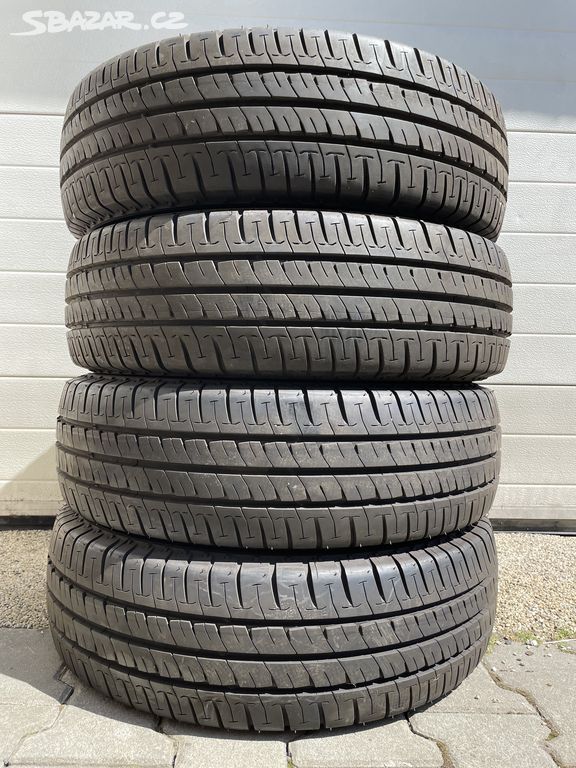 Michelin Agilis 215/70 R15C 109/107S 4Ks zánovní