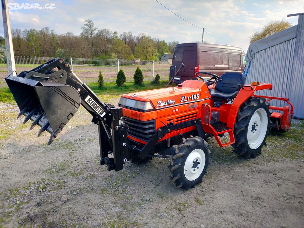 Malotraktor Kubota L1-195 4x4 čelní nakladač