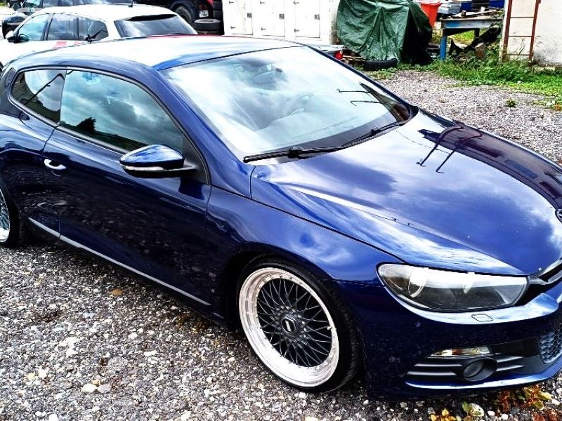 vw scirocco 1.4 tsi 90 kw ( perfektni stav )