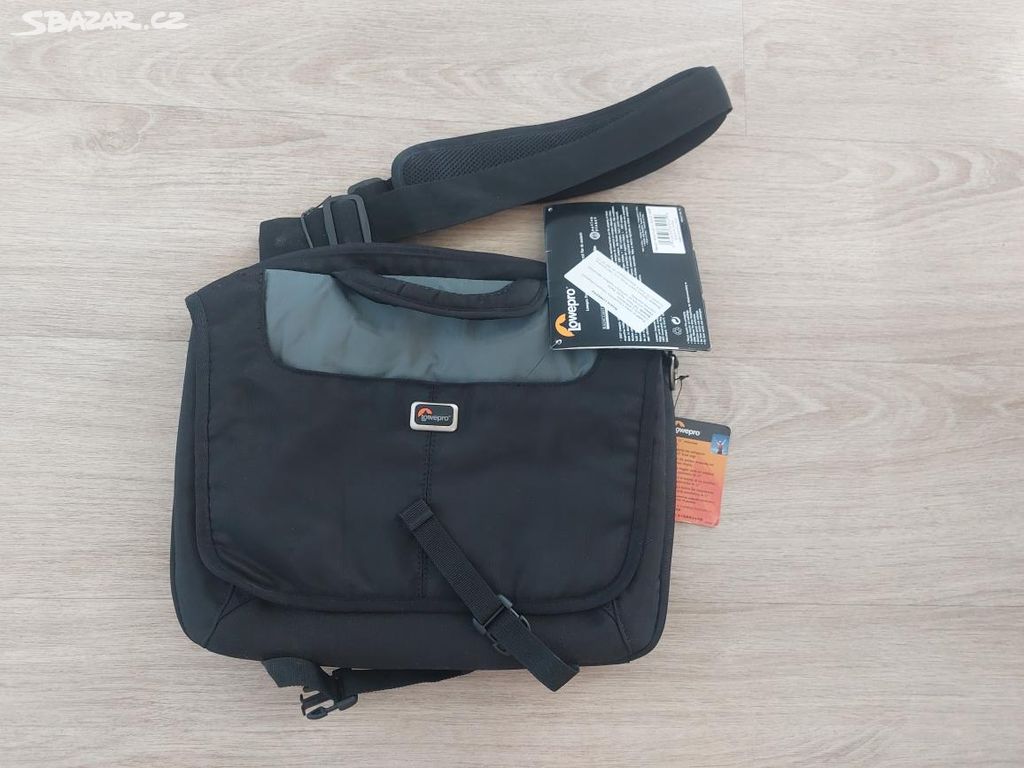 brašna Lowepro Transit Briefcase S Black-Silver