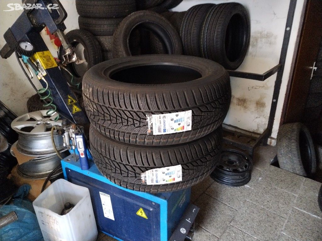 235/55 R17 XL Nové zimní Hankook