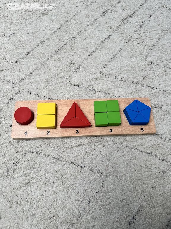 Dřevěná montessori vkládačka geometrické tvary