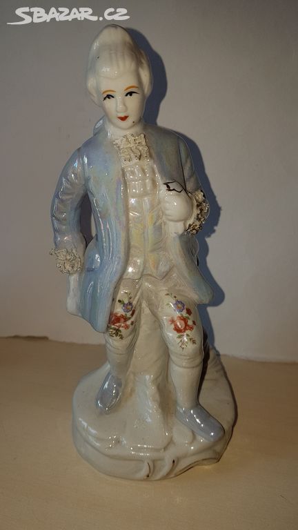 Starožitná porcelánová soška, mladého šlechtice