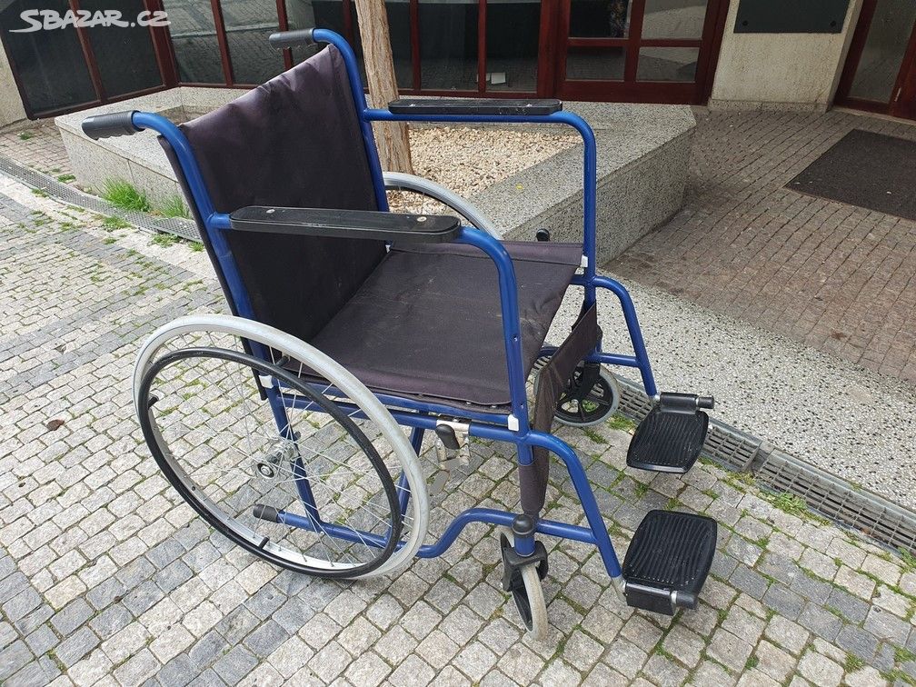 invalidní vozík PLNÁ kola, je skládací, na DOBÍRKU