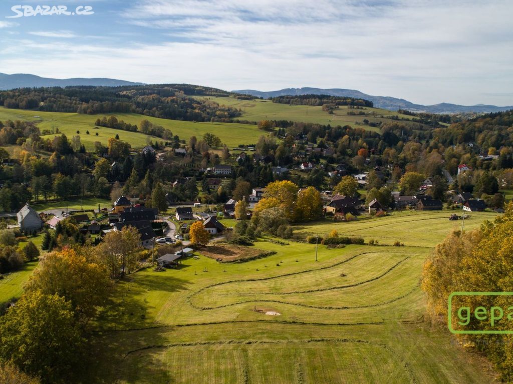 Výjimečný stavební pozemek s loukami 11.425 m2