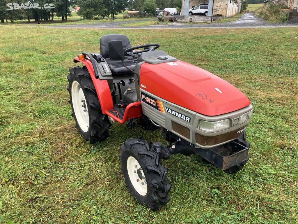 JAPONSKÝ MALOTRAKTOR YANMAR F220D 4X4