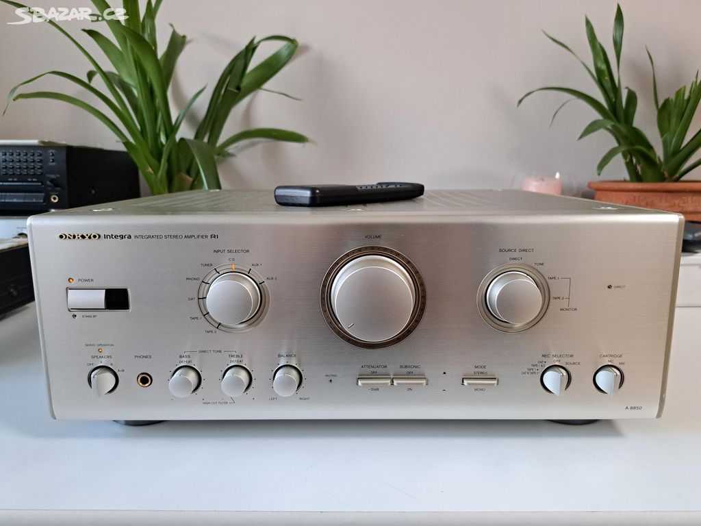 ONKYO Integra A 8850 + DO