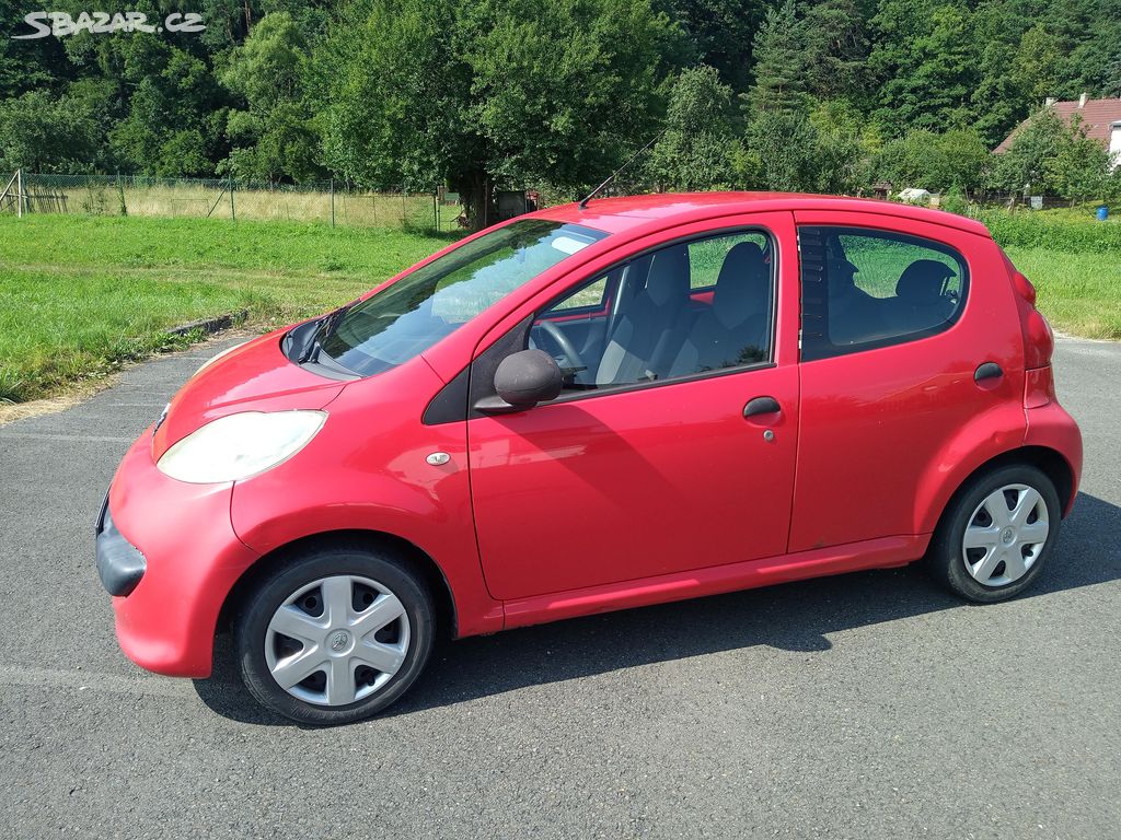 Peugeot 107 1.0 benzín