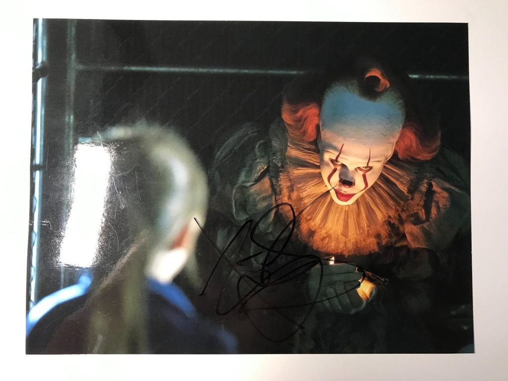 Bill Skarsgard - podepsaná fotografie (Pennywise)