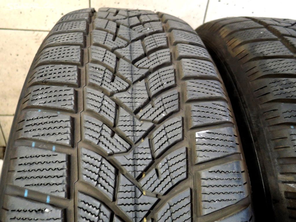 235/65R17 104V DUNLOP Winter SPORT 5 SUV zimní 2ks