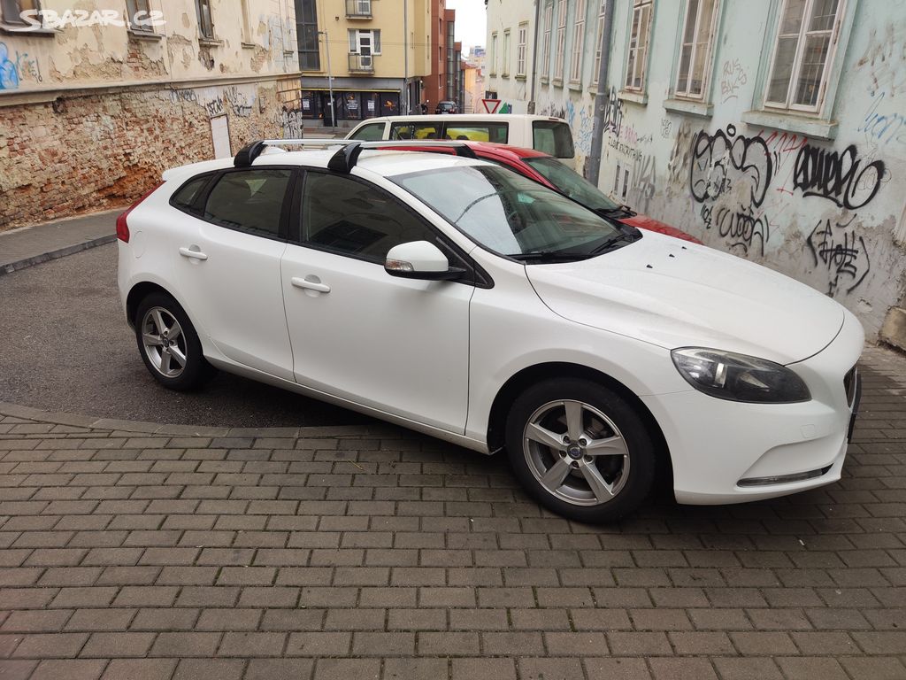 Volvo V40 D2