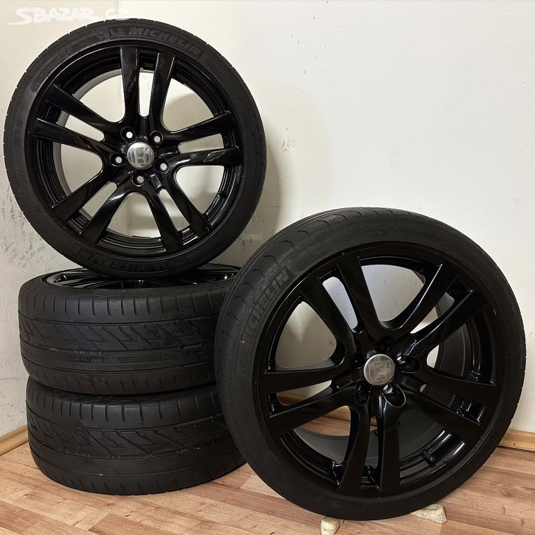 HONDA CIVIC 5x114,3 R18 ET45+LETNÍ 225/40R18