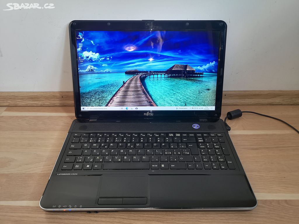 Notebook Fujitsu LifeBook AH531