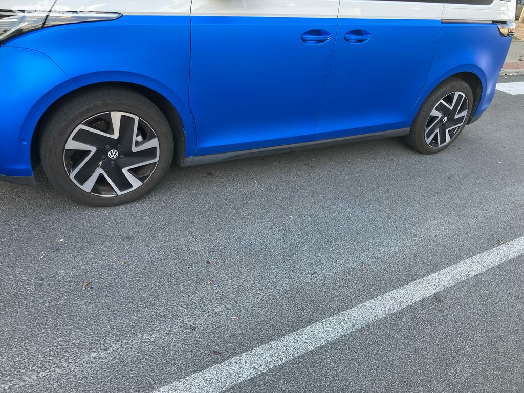 Alu kola a pneu 20 na Volkswagen id buzz