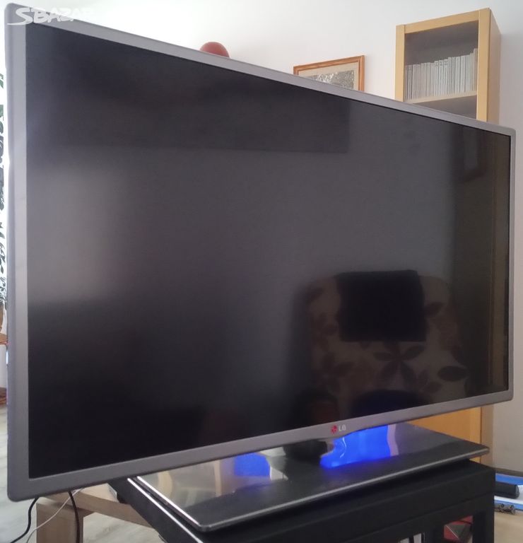 Nefunkční LED TV značky LG na ND.