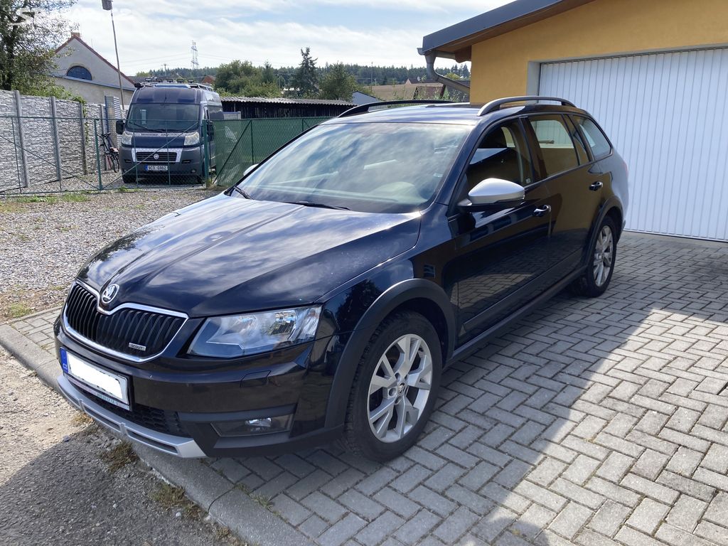 ŠKODA OCTAVIA COMBI SCOUT 2.0 TDi 135 kW DSG