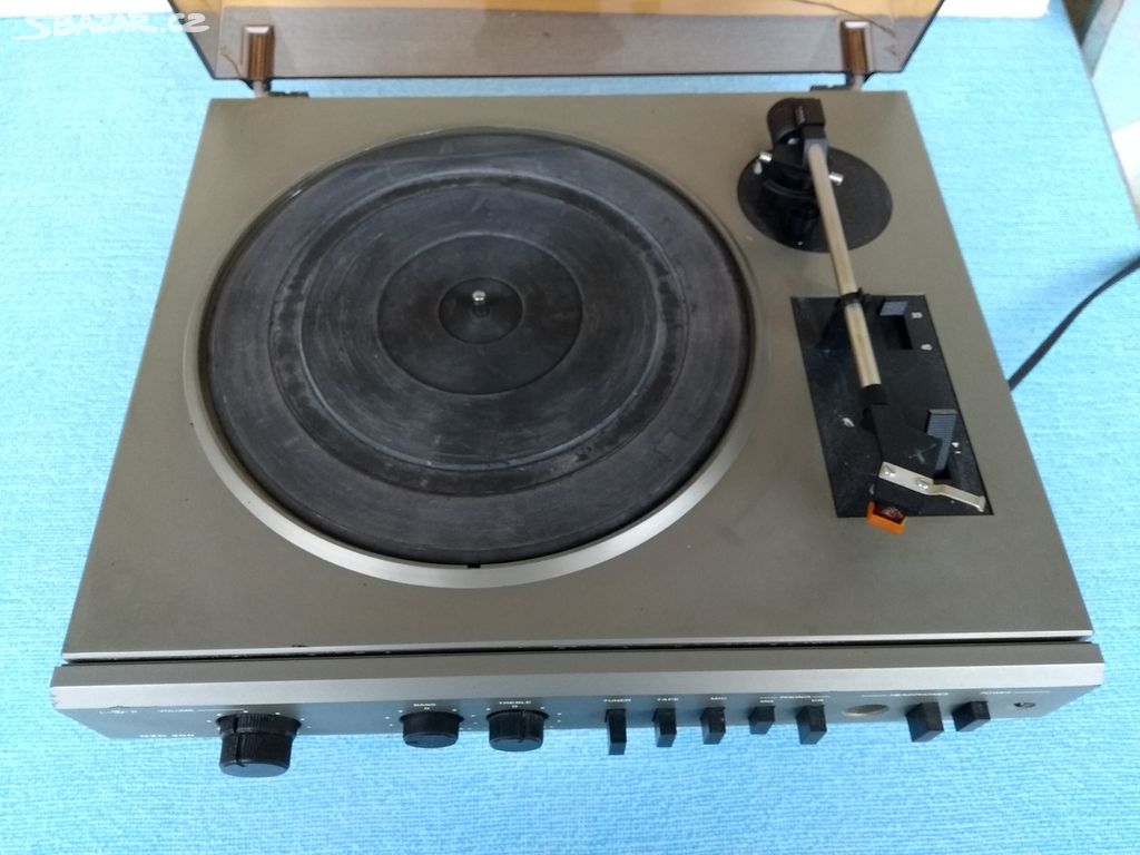 Gramofon Tesla NCZ300