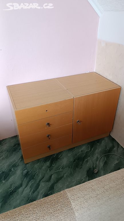 Skříňka 100 x 47 x 63 cm