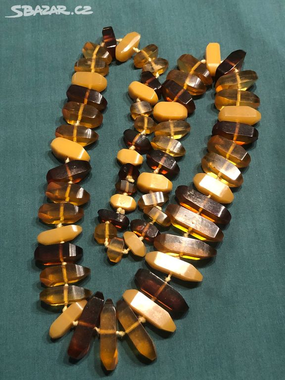 Starožitný masivní náhrdelník jantar nebo bakelit