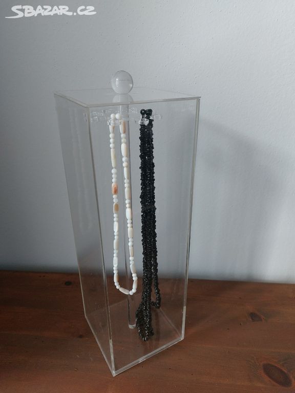 Akrylový stojánek na šperky - náhrdelníky, řetízky