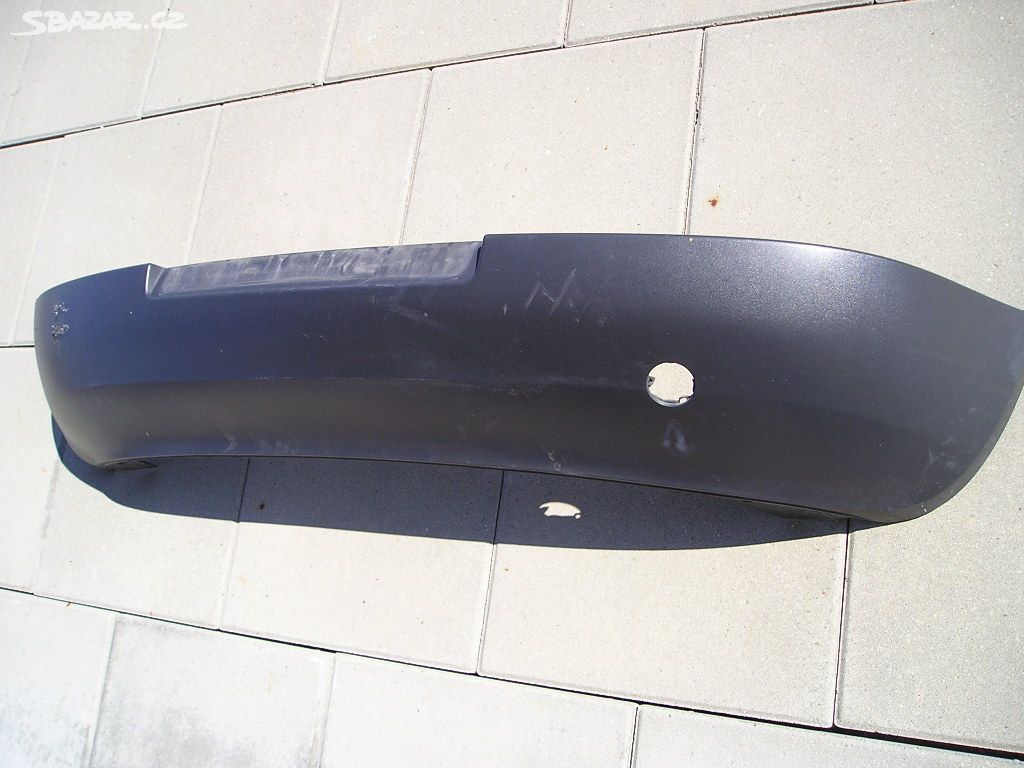 VOLKSWAGEN GOLF 5 ZADNÍ SPOILER NÁRAZNIKU