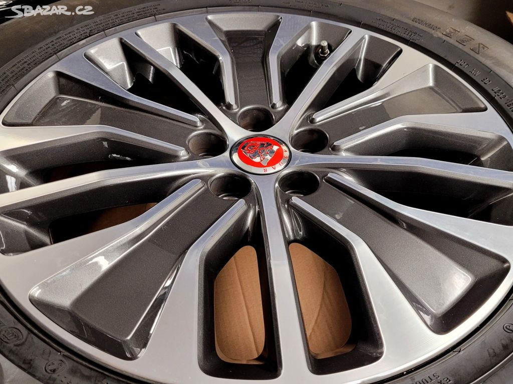 Jaguar i-Pace, 18´ originální alu disky,zimní pneu