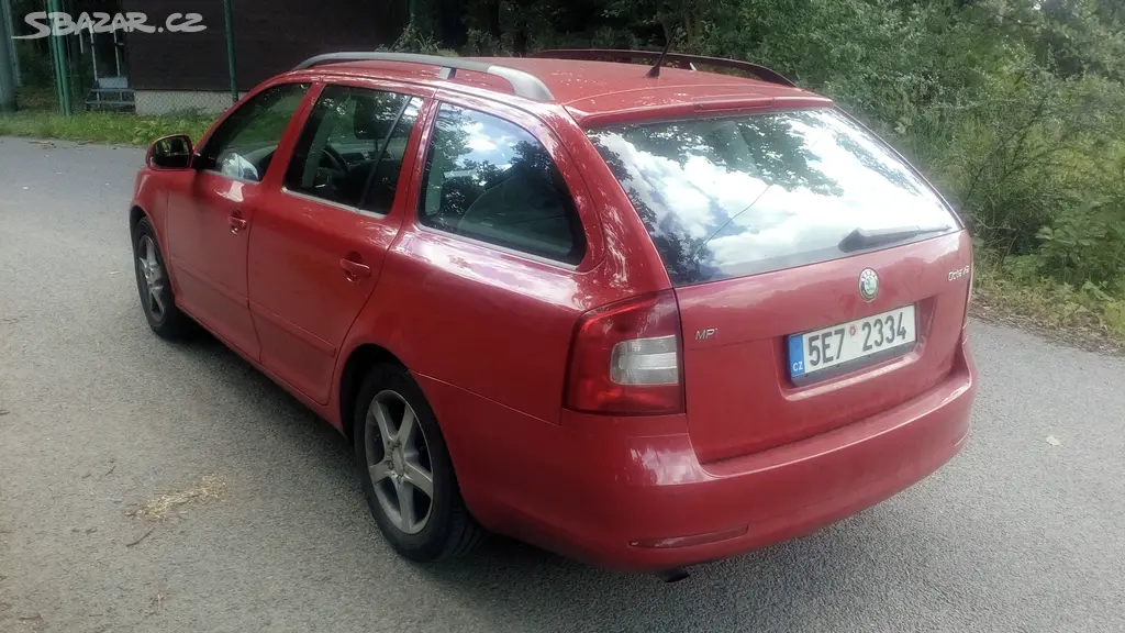 Škoda Octavia combi II 1.6i 75kW 2010 Facelift-TOP - fotka 6