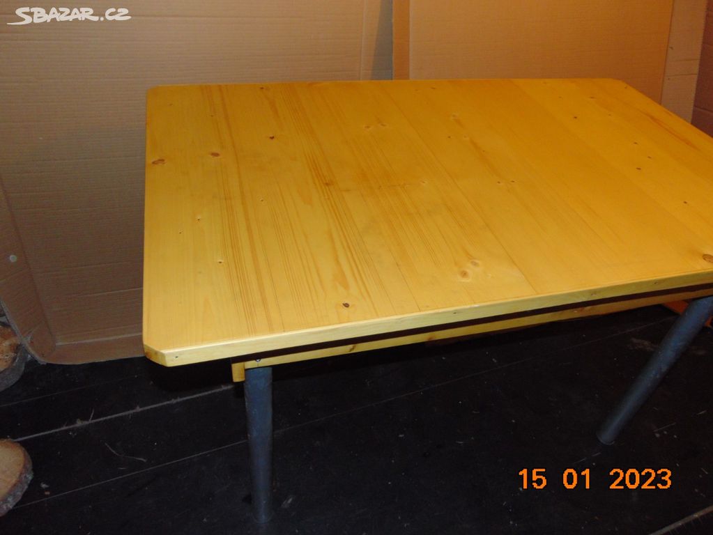 Stůl velký  - dřevěná deska / nohy kovové