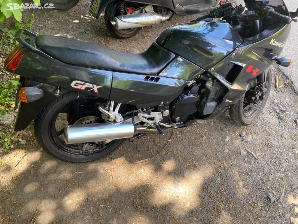 Kawasaki ZX 750 F ZX750F GPX750 NOVA STK Nov Bor esk