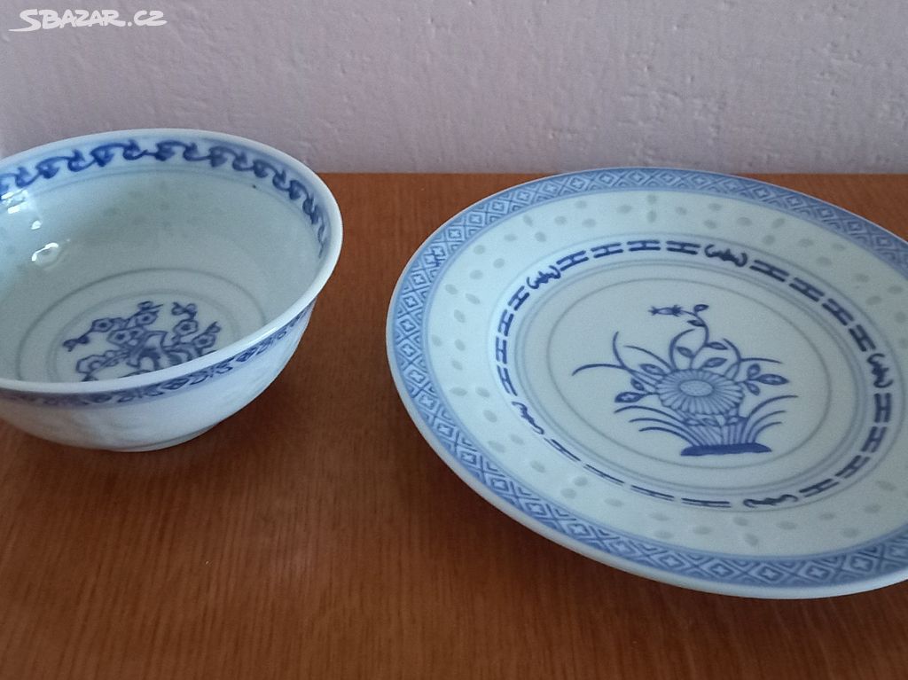 Miska a talířek z modro-bílého porcelánu