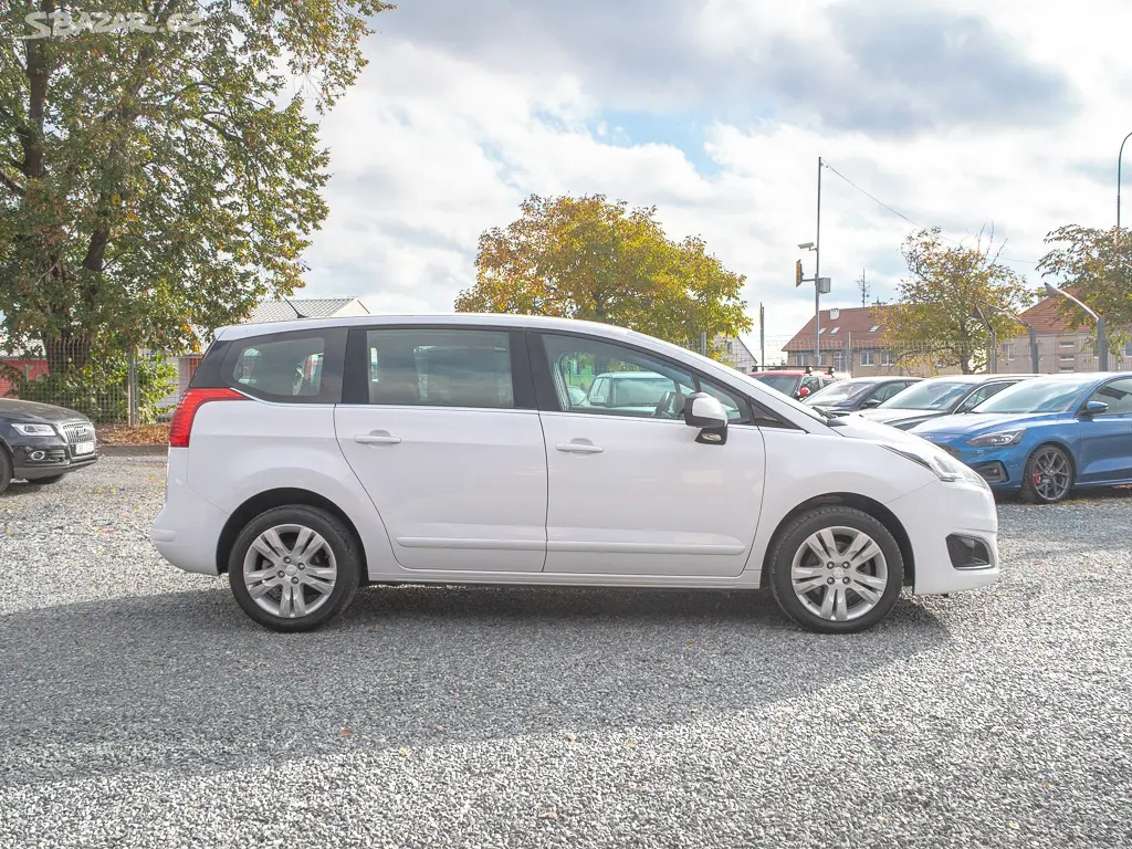 Peugeot 5008 FL 1.6HDI 88KW mat 7sedadel - fotka 2