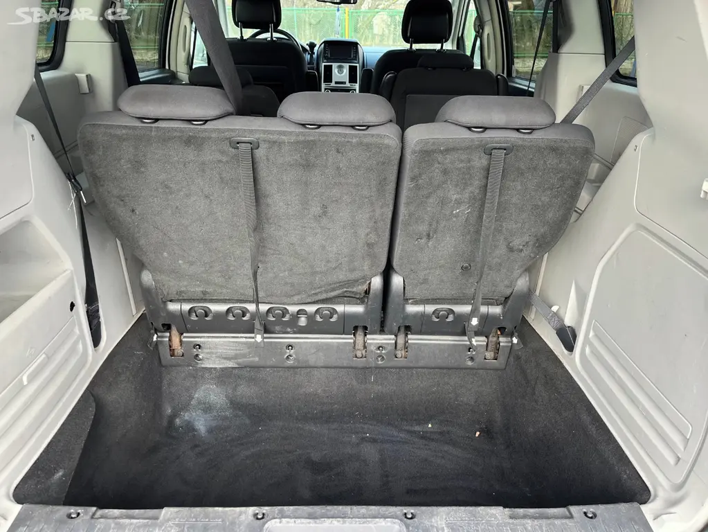 Chrysler Grand Voyager 2.8 CRDI, 7 sedaček automat - fotka 6