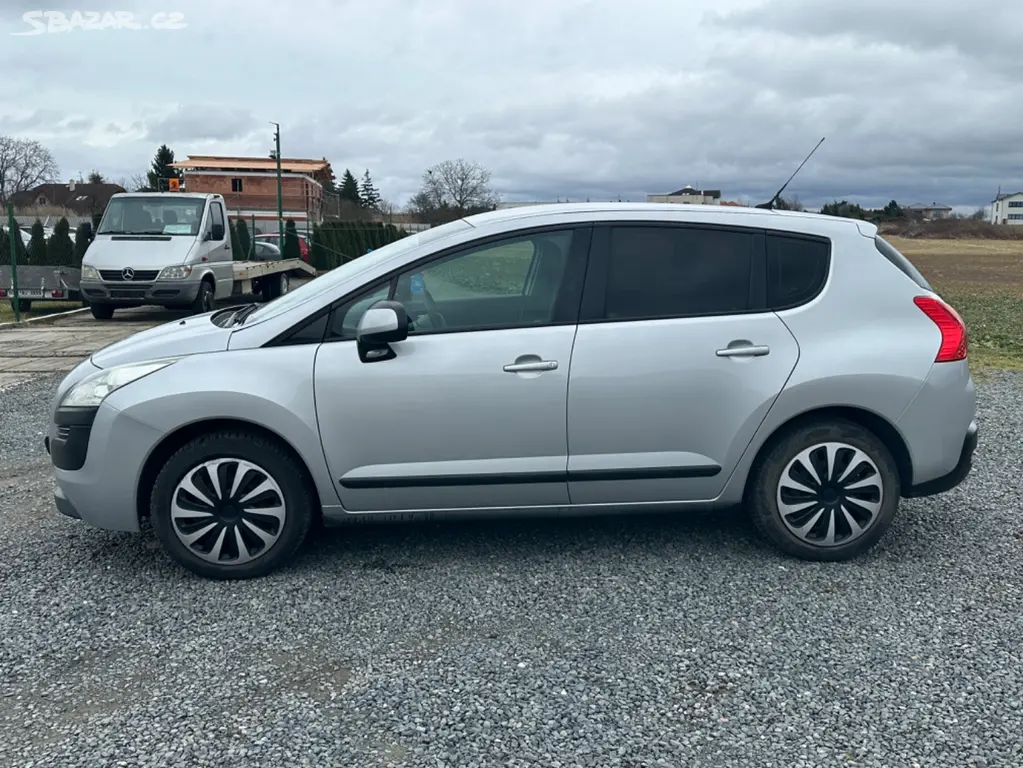 Peugeot 3008 1,6 benzín nové ČR HEZKÝ STAV - fotka 3