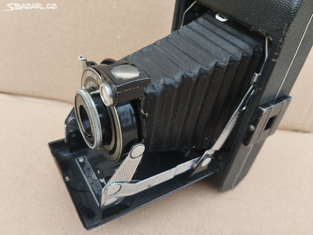 Starý měchový fotoaparát KODAK