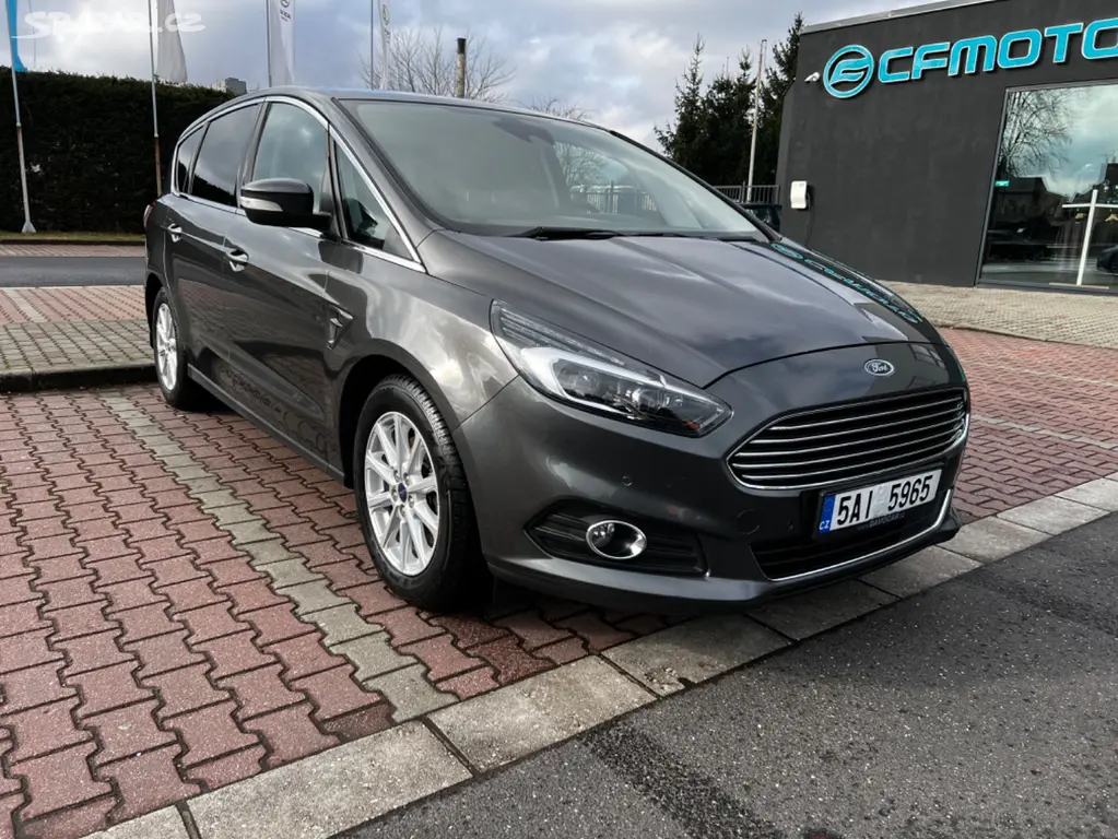 FORD S-MAX 2.0 TDCi 132KW - 4x4 - 7.MÍST - po STK.