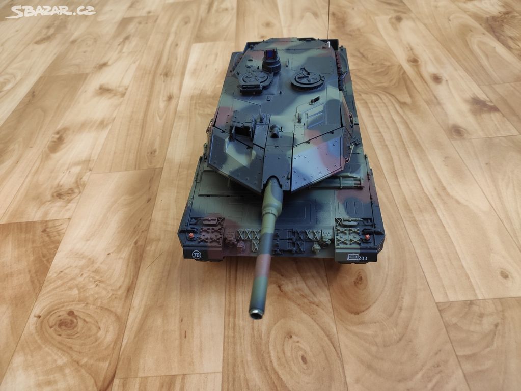 RC model tanku Leopard 1:24